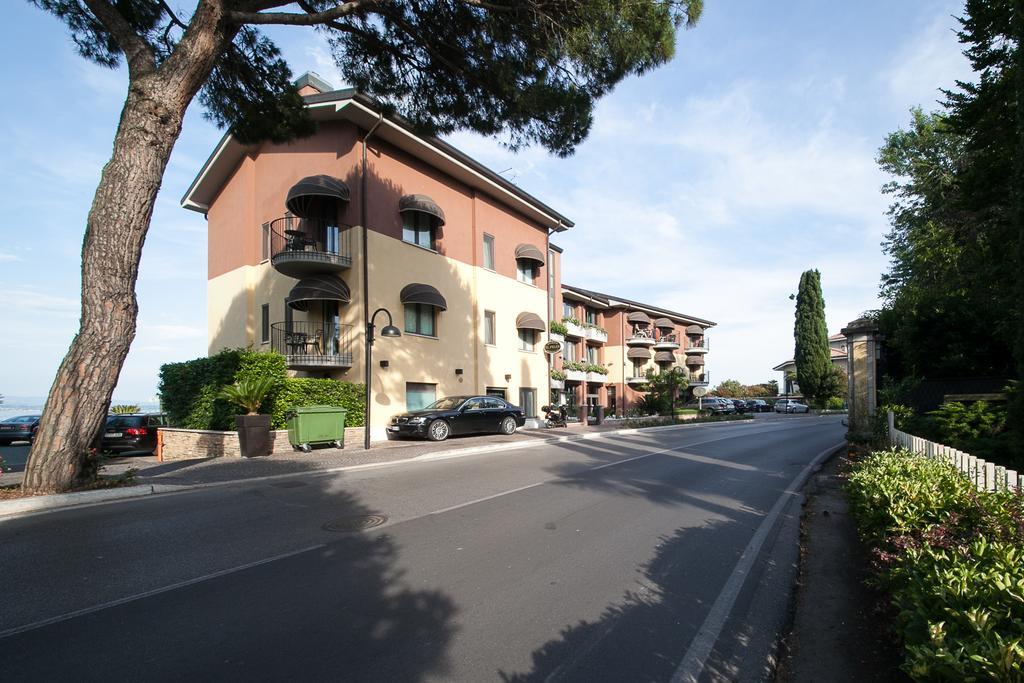 Hotel Aurora Sirmione Extérieur photo